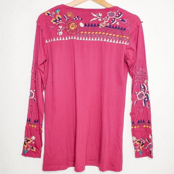 Johnny Was Berry Red Tinasha Long Sleeve Raw Seam Embroidered Tee Top Size XS - Picture 3 of 5